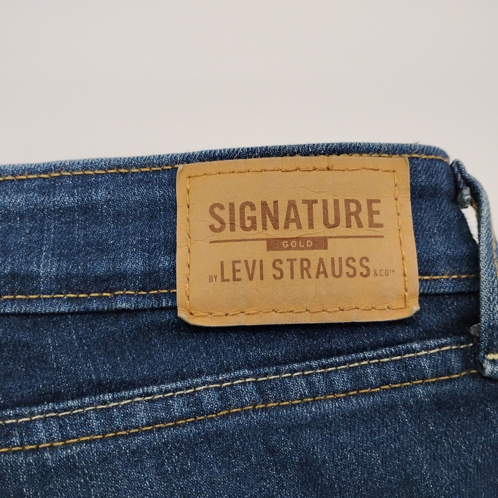 Signature by Levi Strauss Gold Label Mid-Rise Straight Jeans Blue 16M 94442-0080 - Picture 12 of 14